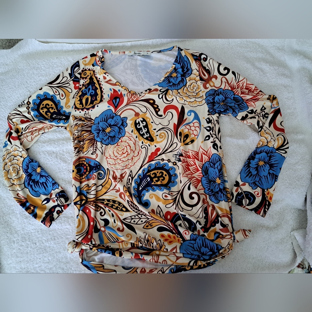 Paisley/floral - Women's top - Size: M